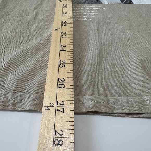 NWT Malcom X Shirt Mens S/M Tan Graphic Activist Leader Freedom Tee - Picture 5 of 6